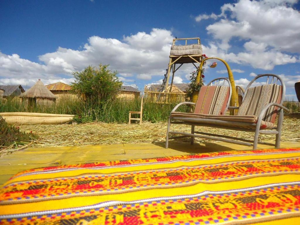 Uros Aruma Uro On Uros Floating Islands Puno Extérieur photo