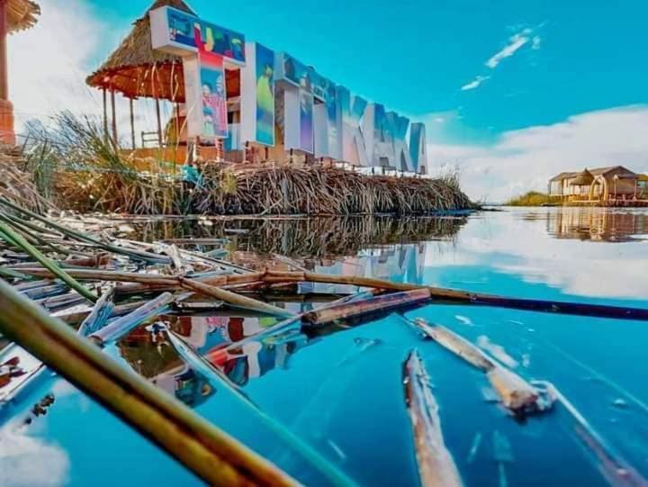 Uros Aruma Uro On Uros Floating Islands Puno Extérieur photo