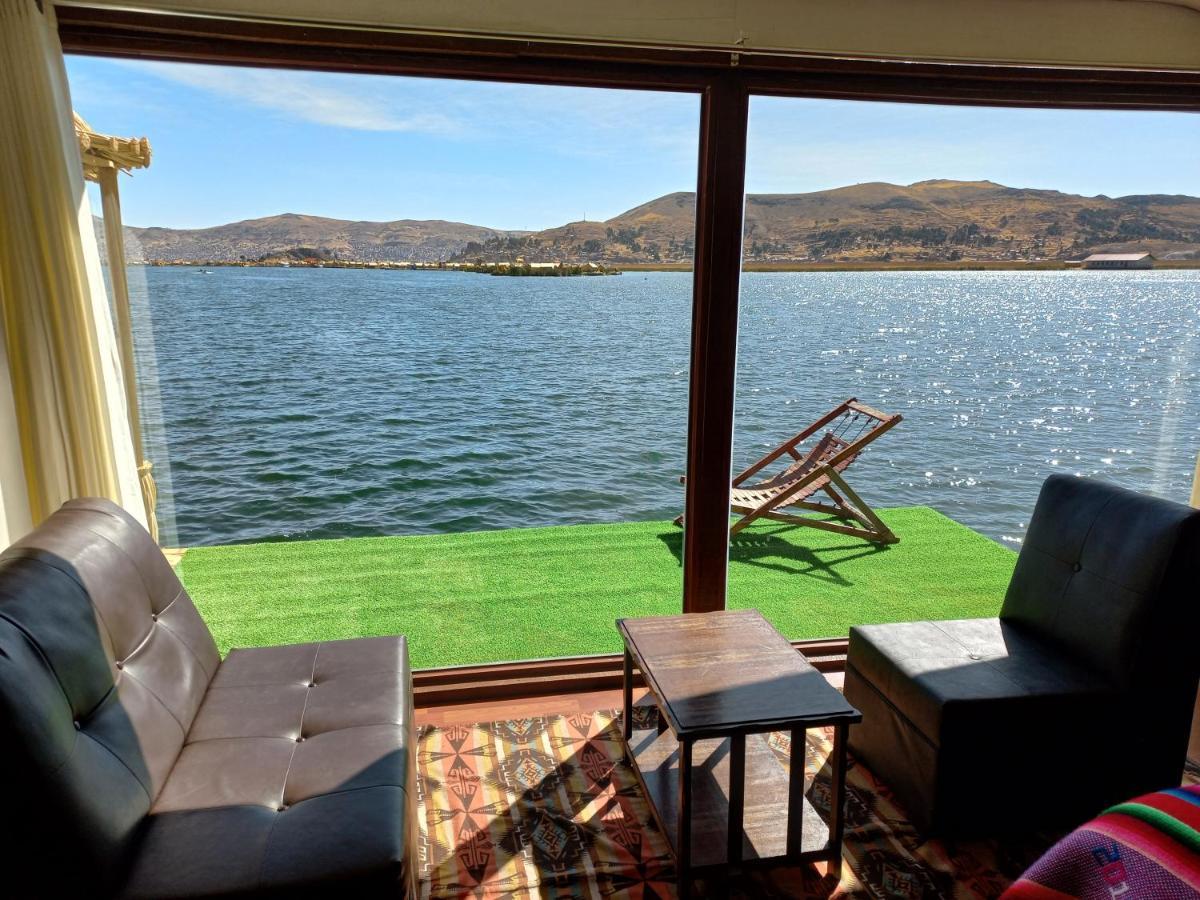 Uros Aruma Uro On Uros Floating Islands Puno Extérieur photo