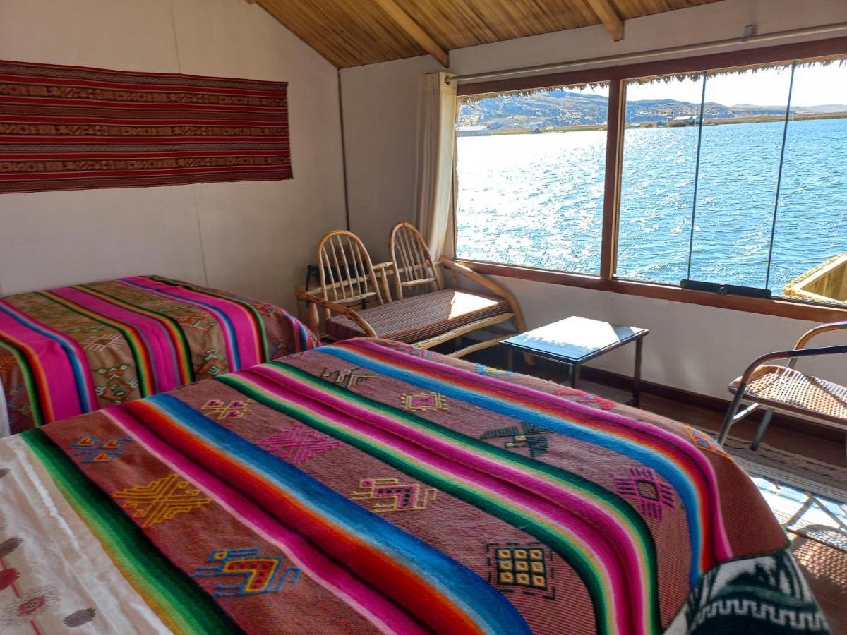 Uros Aruma Uro On Uros Floating Islands Puno Extérieur photo