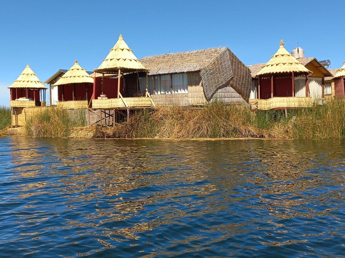 Uros Aruma Uro On Uros Floating Islands Puno Extérieur photo