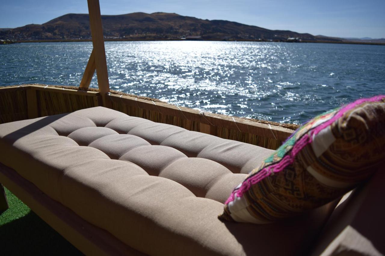 Uros Aruma Uro On Uros Floating Islands Puno Extérieur photo