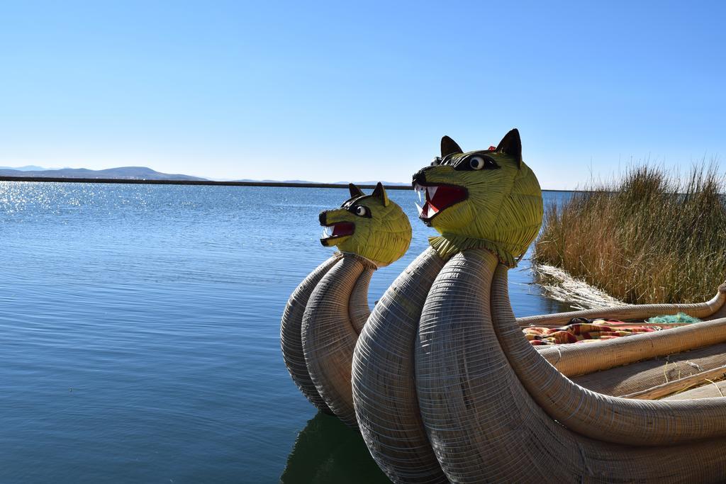 Uros Aruma Uro On Uros Floating Islands Puno Extérieur photo